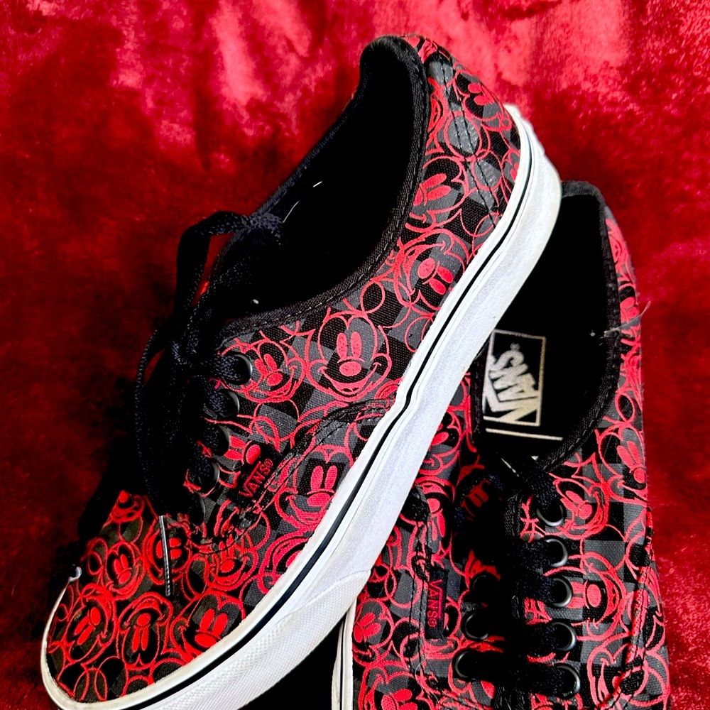 Vans Disney Mickey Mouse size 8